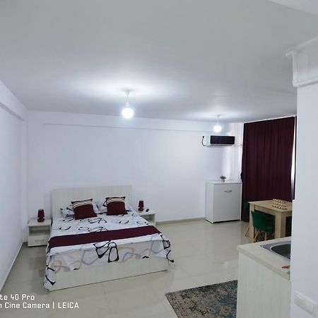 Ferienwohnung Garsoniera De La Mare Mangalia Exterior foto