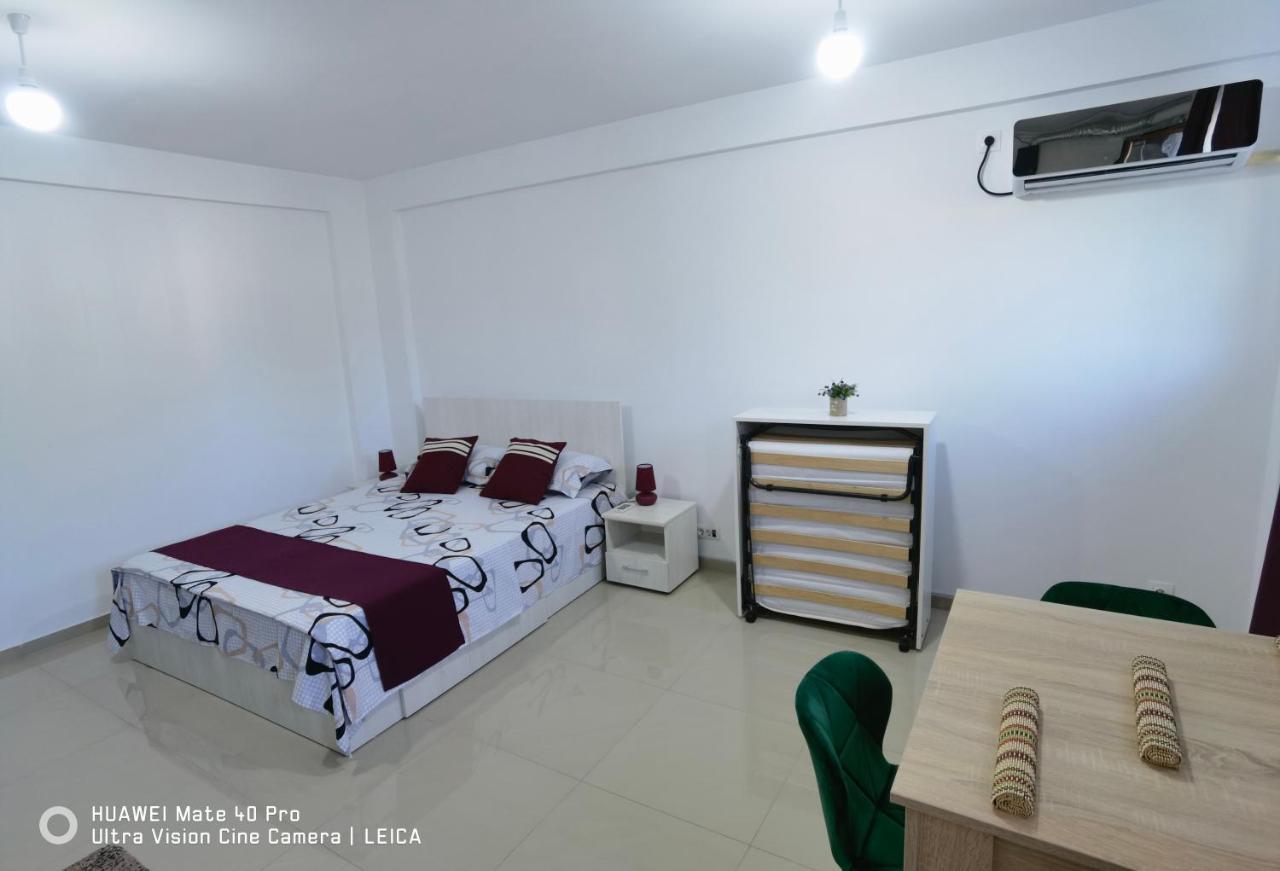 Ferienwohnung Garsoniera De La Mare Mangalia Exterior foto