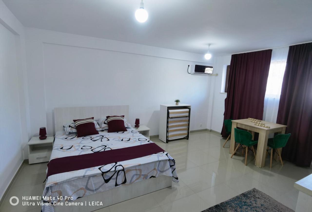 Ferienwohnung Garsoniera De La Mare Mangalia Exterior foto