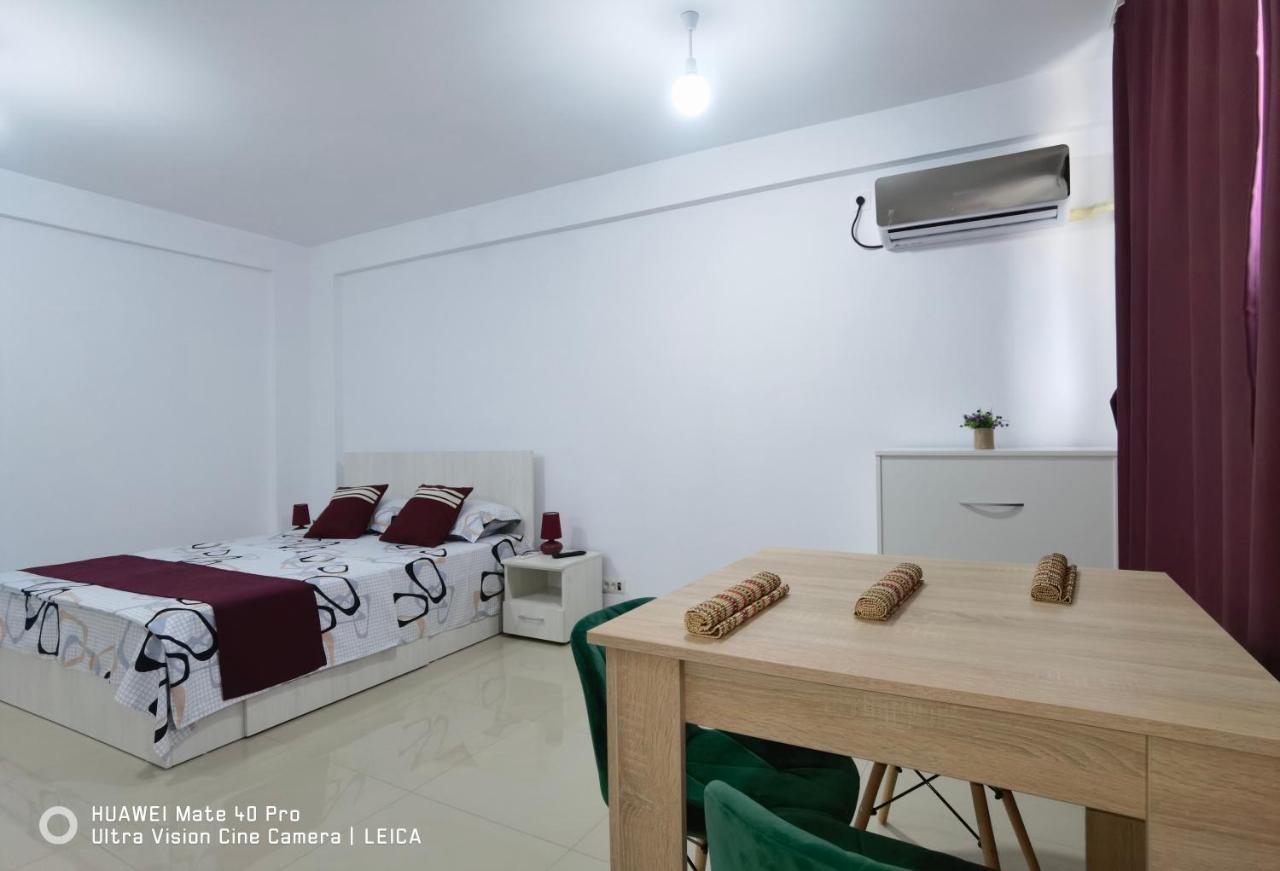 Ferienwohnung Garsoniera De La Mare Mangalia Exterior foto