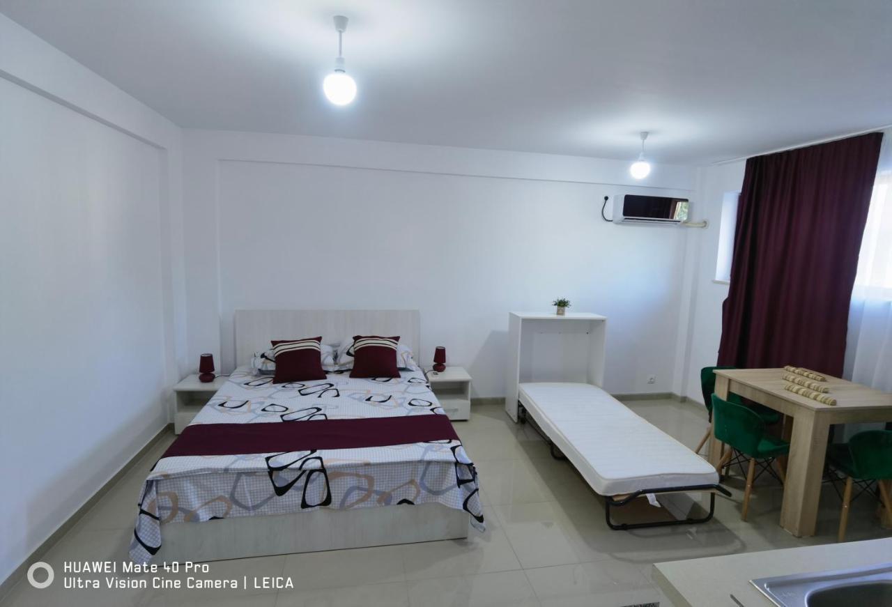 Ferienwohnung Garsoniera De La Mare Mangalia Exterior foto